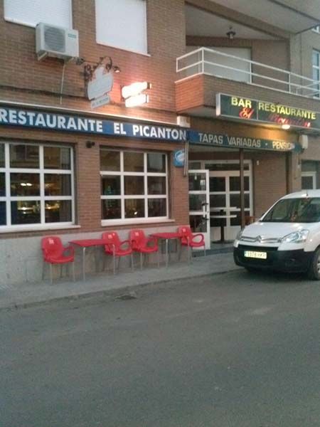 Hostal- Restaurante El Picantón fachada