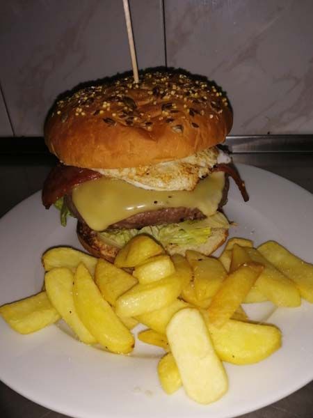 Hostal- Restaurante El Picantón hamburguesa